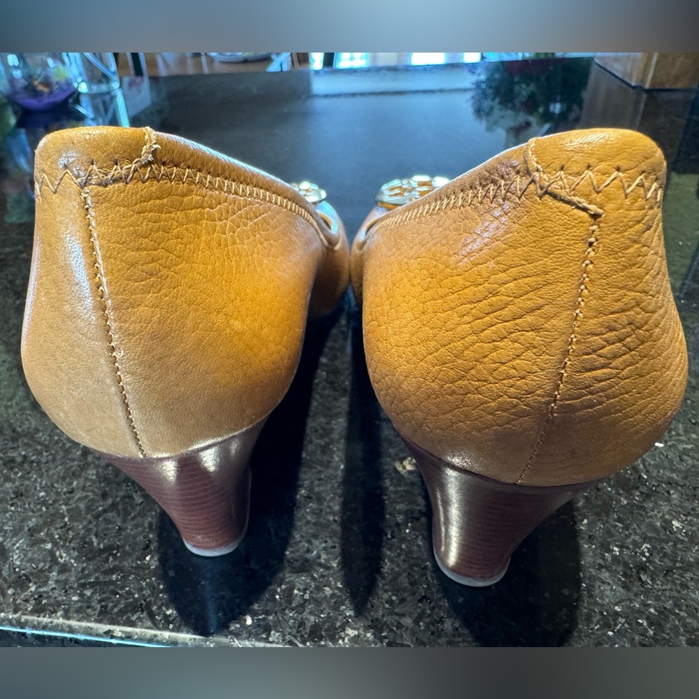 Tory Burch tan leather wedge heels. Womens size 10M. Great condition. - Picture 3 of 8